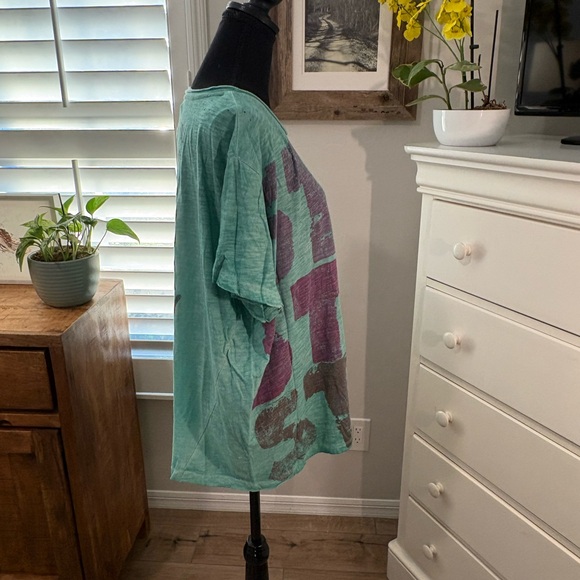 Magnolia Pearl NWT Star Star Star Tee in Verona, OSFM - Picture 2 of 12